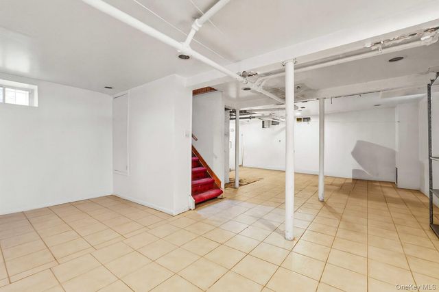 85-86 263 Street, Floral Park, NY 11001