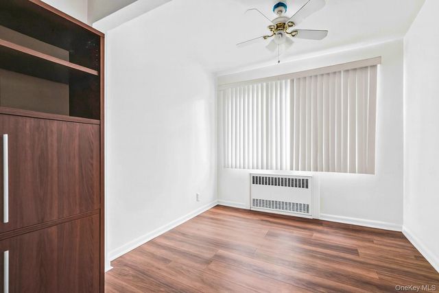 85-86 263 Street, Floral Park, NY 11001