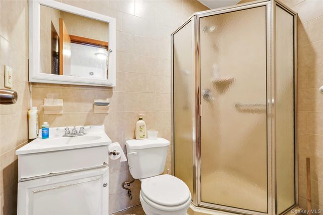 85-86 263 Street, Floral Park, NY 11001