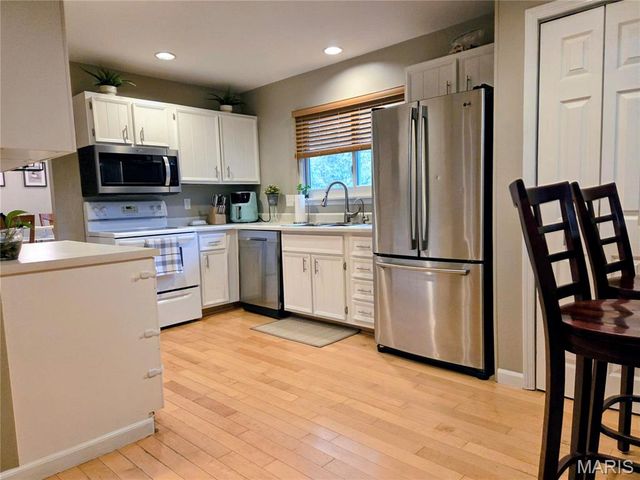 3967 Summerview Drive, St Charles, MO 63304