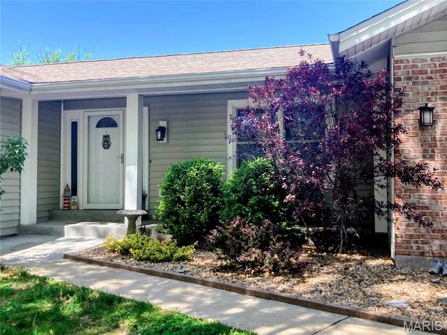 3967 Summerview Drive, St Charles, MO 63304