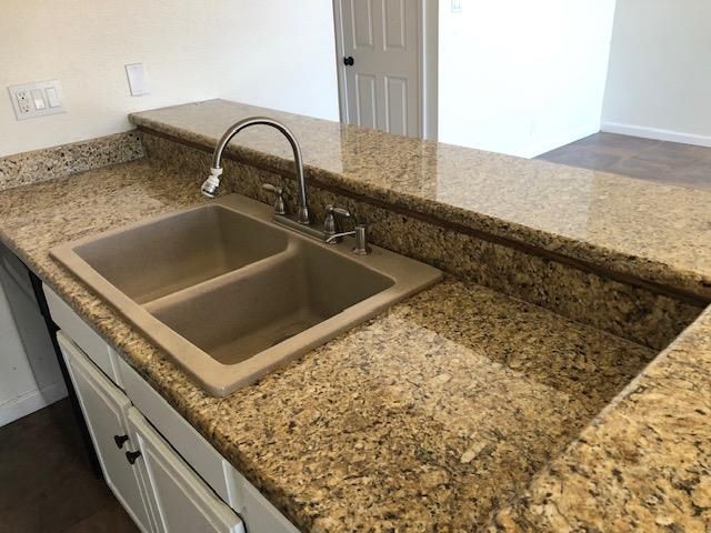 505 Demarett DR 12, Point Venture, TX 78645