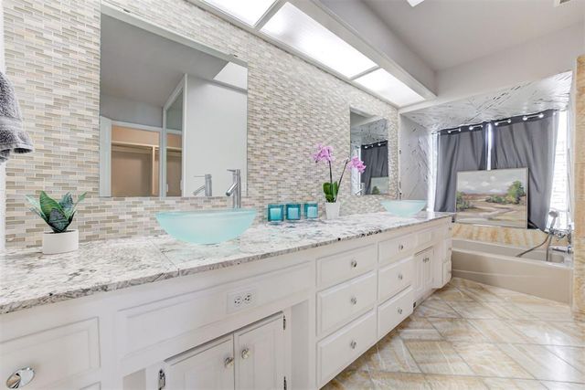 2105 NW 59th Place, Oklahoma City, OK 73112