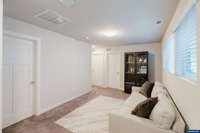 6268 SE Harkness Ln, Hillsboro, OR 97123