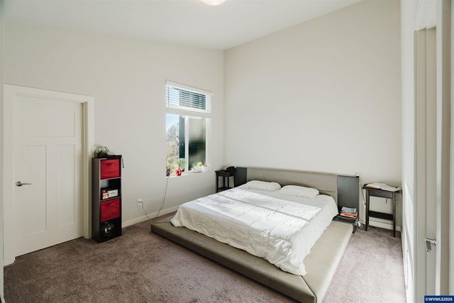 6268 SE Harkness Ln, Hillsboro, OR 97123