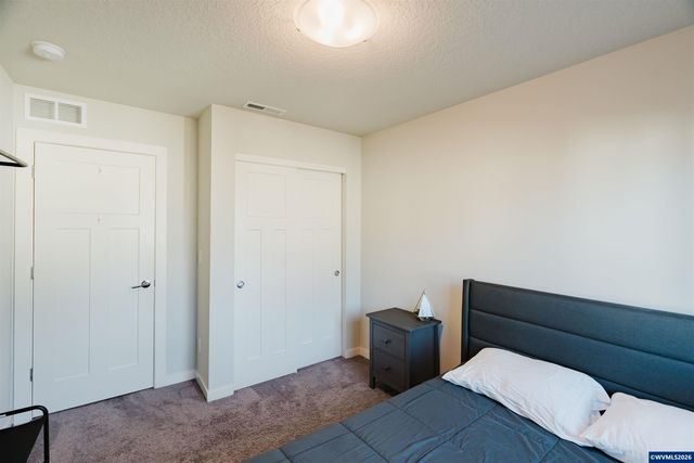 6268 SE Harkness Ln, Hillsboro, OR 97123