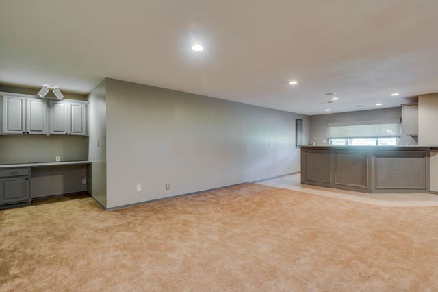 606 S Reece Rd, Goddard, KS 67052