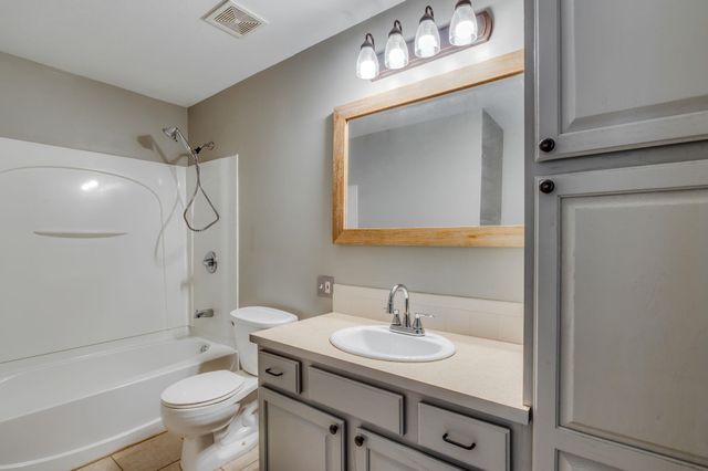 606 S Reece Rd, Goddard, KS 67052