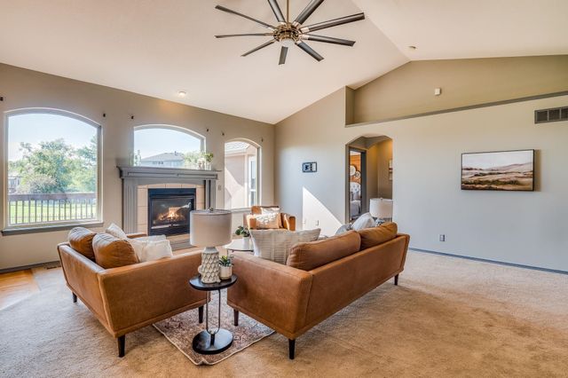 606 S Reece Rd, Goddard, KS 67052