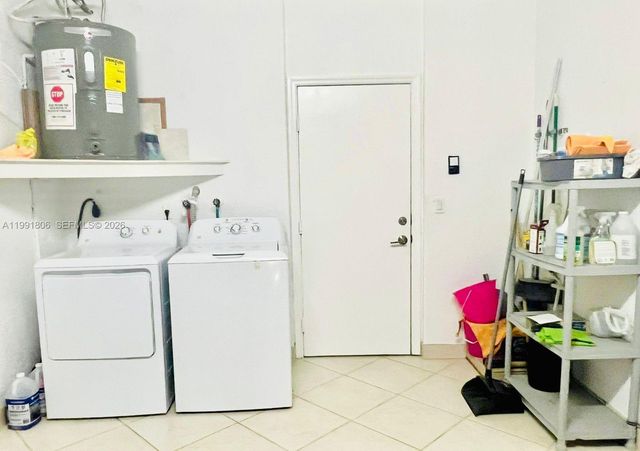 8899 NW 176th Ln, Hialeah, FL 33018