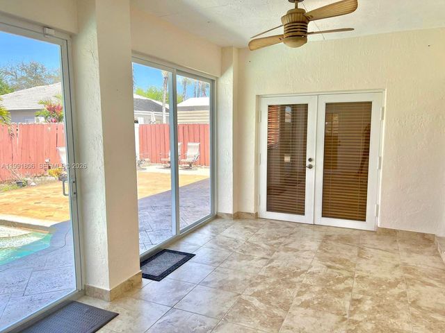 8899 NW 176th Ln, Hialeah, FL 33018