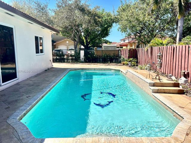 8899 NW 176th Ln, Hialeah, FL 33018