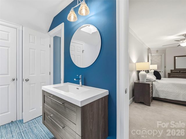 1005 Windsor Drive, Asheville, NC 28803