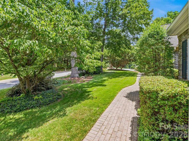 1005 Windsor Drive, Asheville, NC 28803