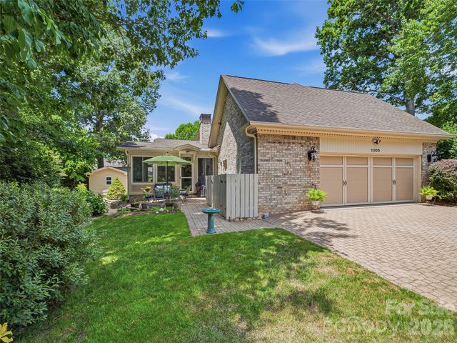 1005 Windsor Drive, Asheville, NC 28803