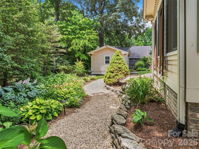 1005 Windsor Drive, Asheville, NC 28803