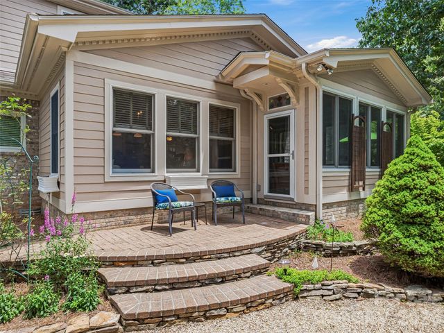 1005 Windsor Drive, Asheville, NC 28803