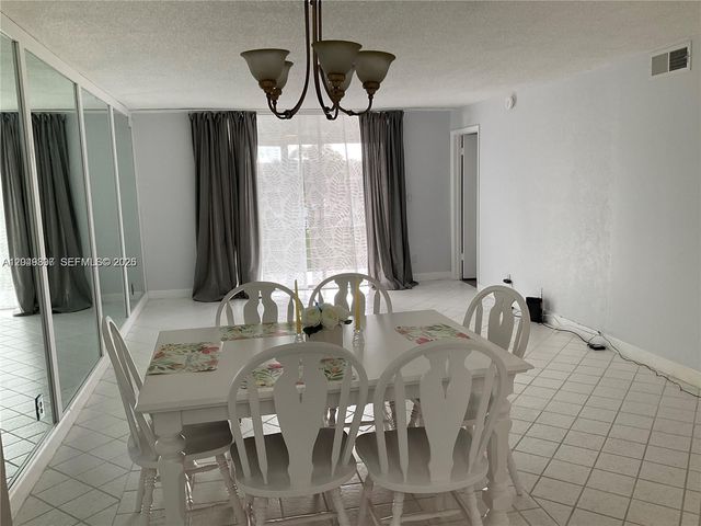 9201 Sunrise Lakes Blvd 205, Sunrise, FL 33322