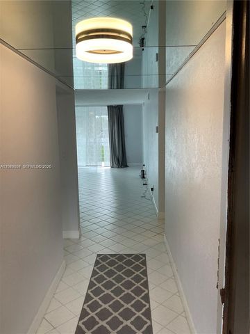9201 Sunrise Lakes Blvd 205, Sunrise, FL 33322