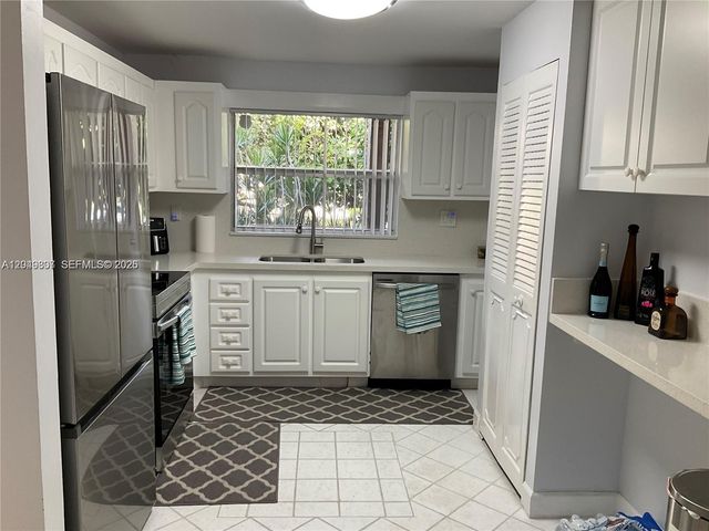 9201 Sunrise Lakes Blvd 205, Sunrise, FL 33322