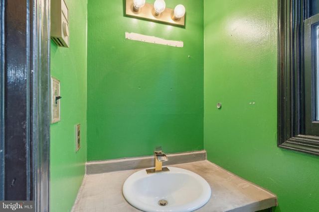 230 S PERKASIE RD, Perkasie, PA 18944