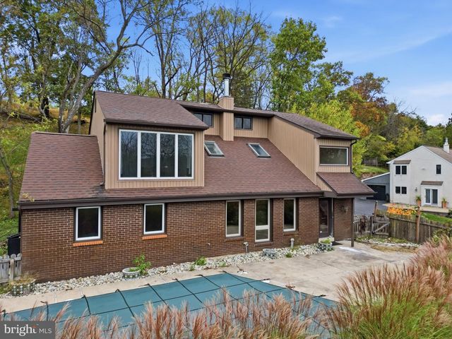 230 S PERKASIE RD, Perkasie, PA 18944