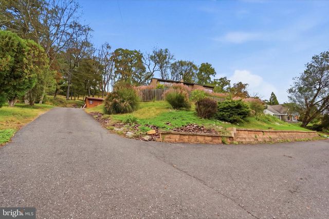 230 S PERKASIE RD, Perkasie, PA 18944
