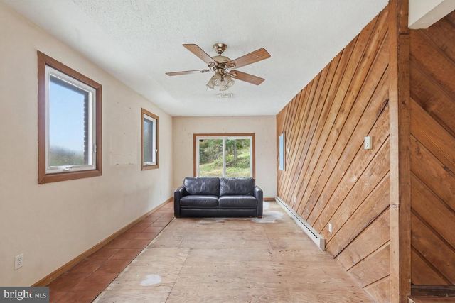230 S PERKASIE RD, Perkasie, PA 18944