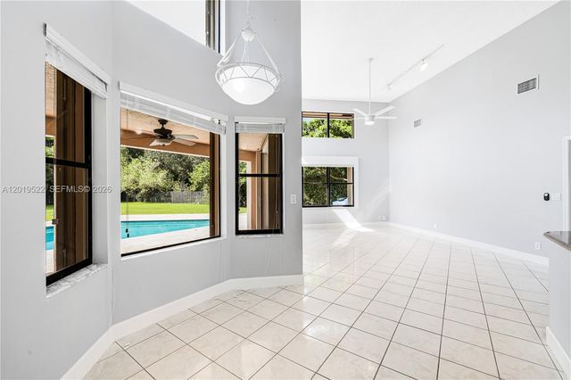 1256 S Manor Dr S, Weston, FL 33326
