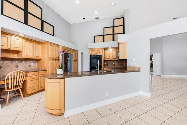 1256 S Manor Dr S, Weston, FL 33326
