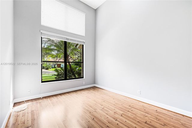 1256 S Manor Dr S, Weston, FL 33326