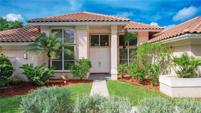 1256 S Manor Dr S, Weston, FL 33326