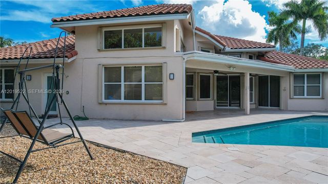 1256 S Manor Dr S, Weston, FL 33326