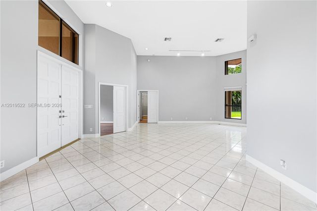 1256 S Manor Dr S, Weston, FL 33326