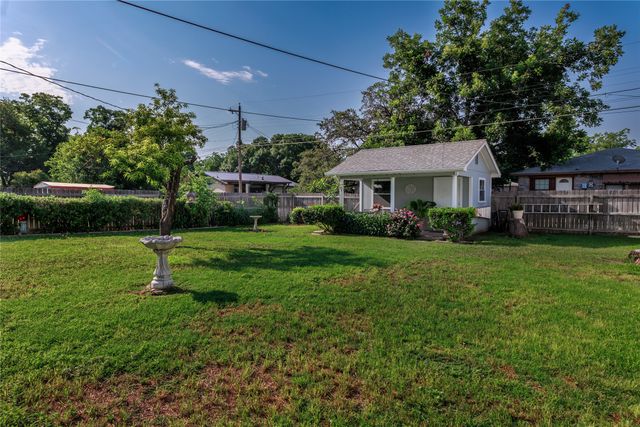 805 W 15th Street, Brady, TX 76825