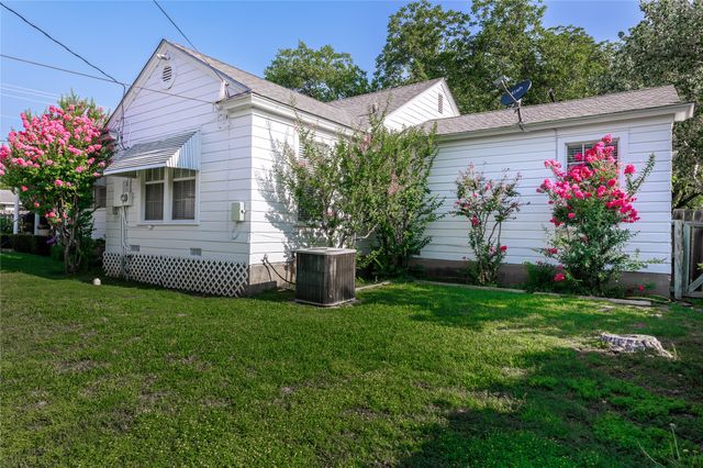 805 W 15th Street, Brady, TX 76825