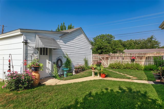 805 W 15th Street, Brady, TX 76825