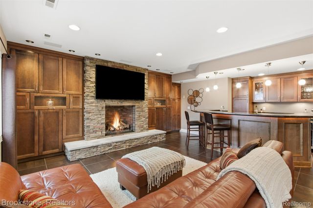 12170 Shaffer Road, Springfield Charter Township, MI 48350