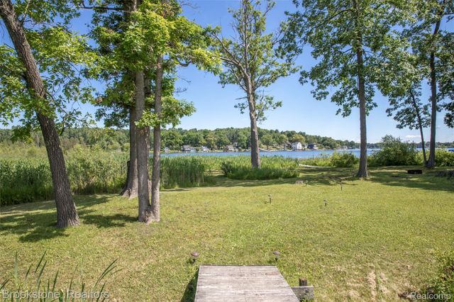 12170 Shaffer Road, Springfield Charter Township, MI 48350