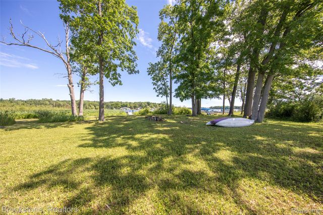 12170 Shaffer Road, Springfield Charter Township, MI 48350