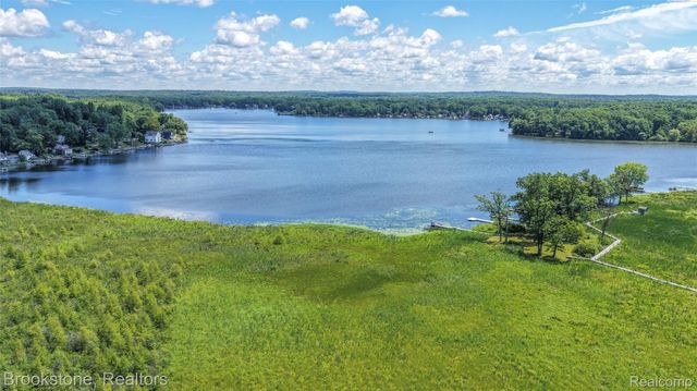 12170 Shaffer Road, Springfield Charter Township, MI 48350