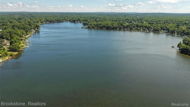 12170 Shaffer Road, Springfield Charter Township, MI 48350