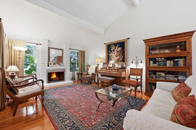 1066 Guildford Court, Encinitas, CA 92024