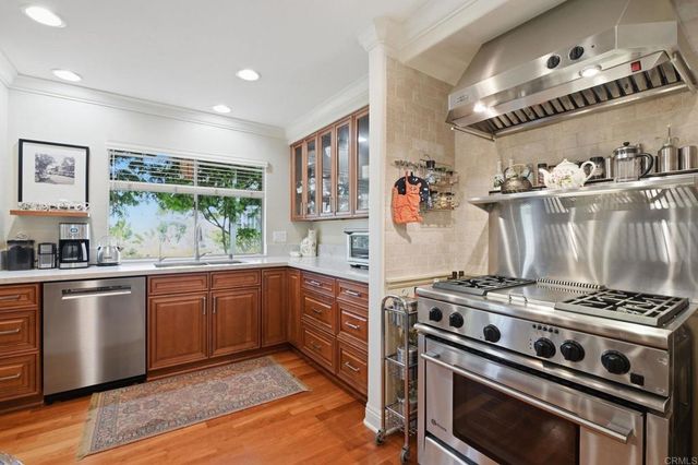 1066 Guildford Court, Encinitas, CA 92024