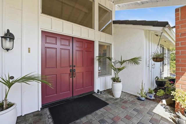 1066 Guildford Court, Encinitas, CA 92024