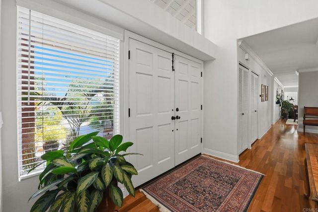 1066 Guildford Court, Encinitas, CA 92024