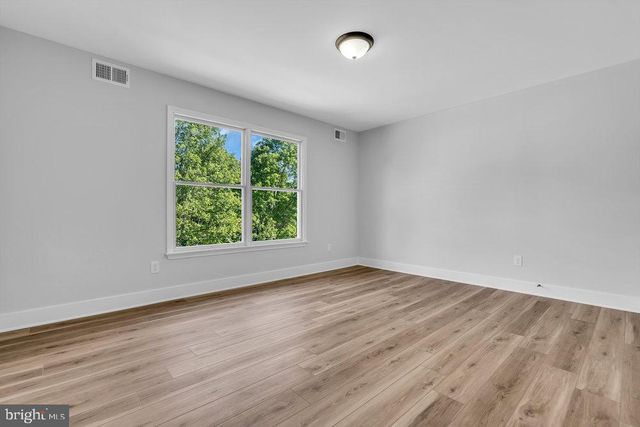 15 CEDAR HILL DR, West Creek, NJ 08092