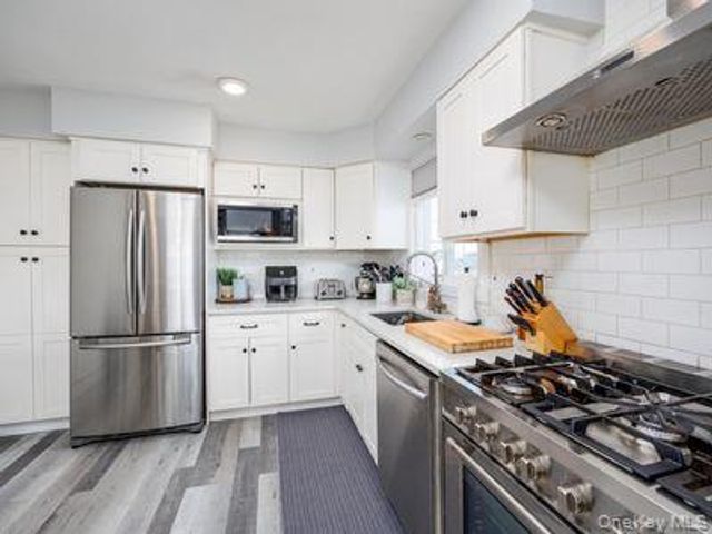 825 E Park Avenue, Long Beach, NY 11561