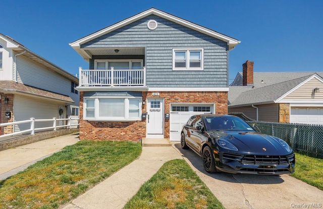 825 E Park Avenue, Long Beach, NY 11561