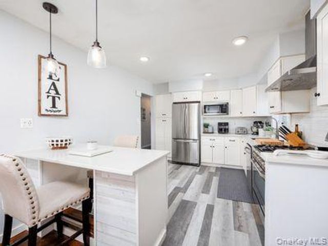825 E Park Avenue, Long Beach, NY 11561